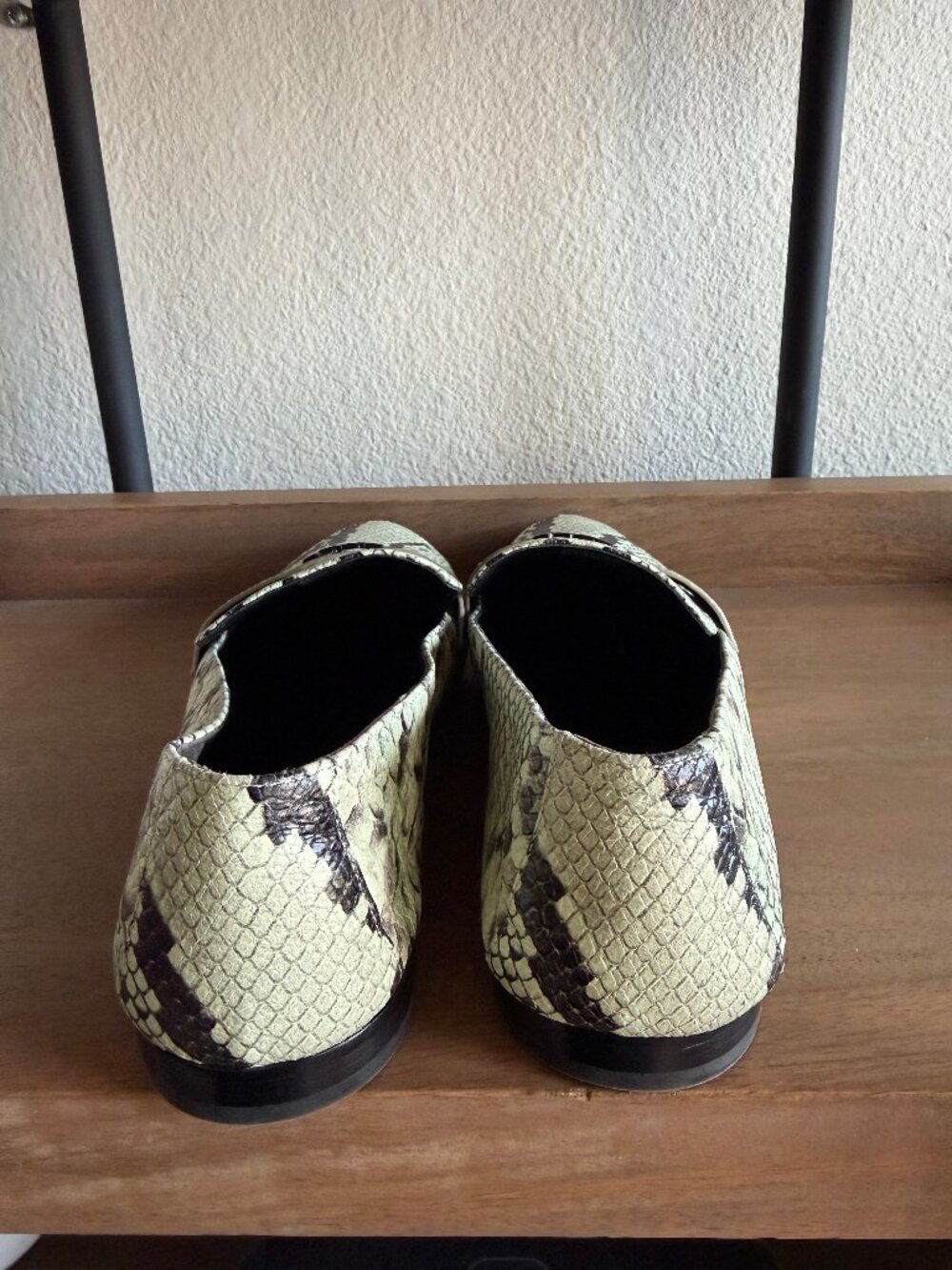 TORY BURCH Mini Everly Loafers in mint green snake print leather 9.5 NEW - Picture 3 of 8